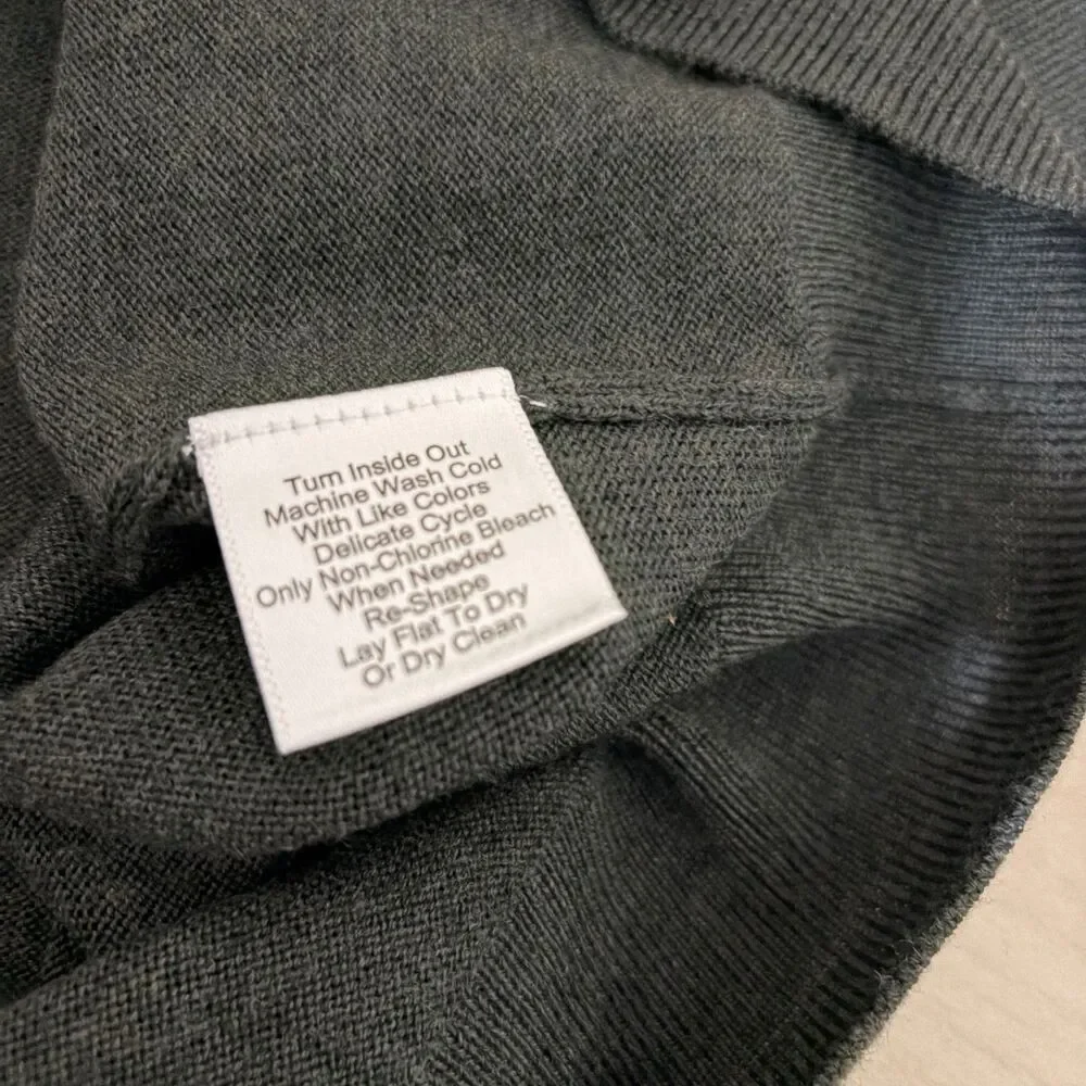 Jos A Bank Traveler Sweater Men's Large Green V-Neck Merino Wool Pullover